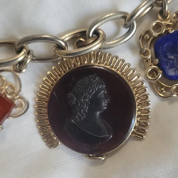 1950s Intaglio Glass Cameo Italian Roman Greek Chunky Toggle Charm Bracelet